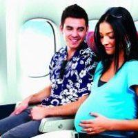 Роды на высоте: рожденная в небе над Вьетнамом Ребенок рожденный на борту самолета